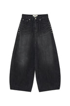 DEINET BALLOON FIT DENIM JEANS IN BLACK
