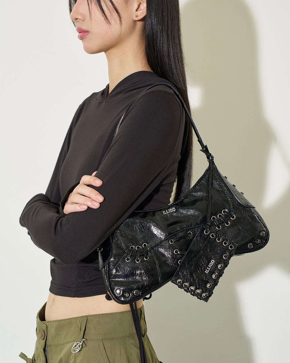 ILLIGO Eyelet Stud Shoulder Bag / black