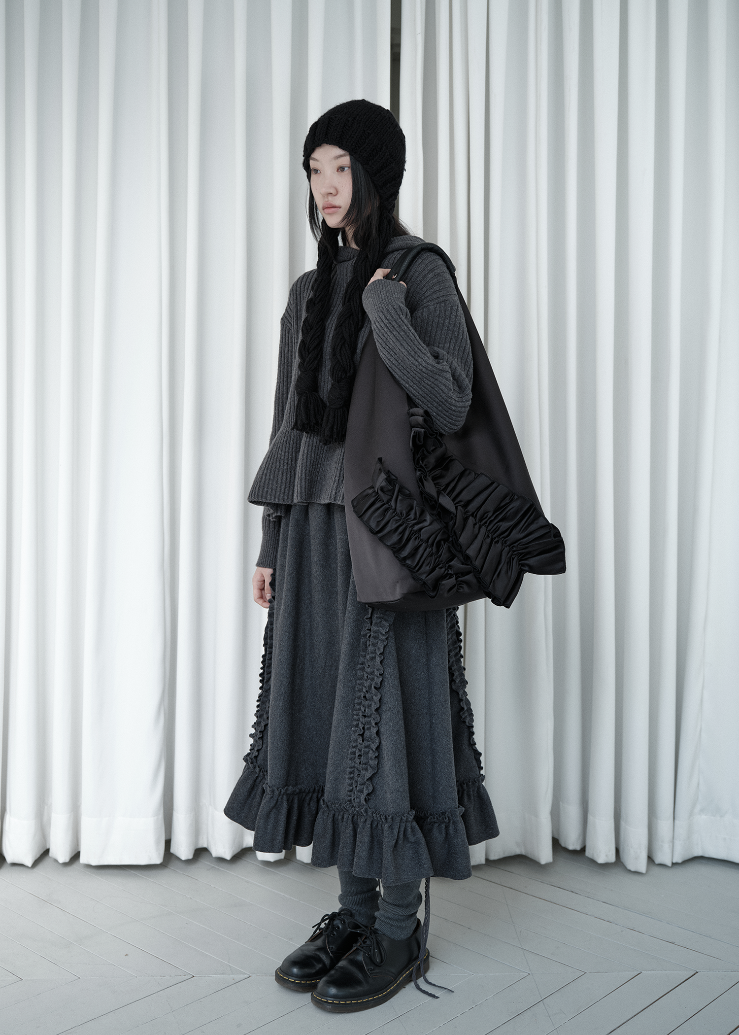 SAENGIN ORIGAMI RUFFLE BAG - BLACK