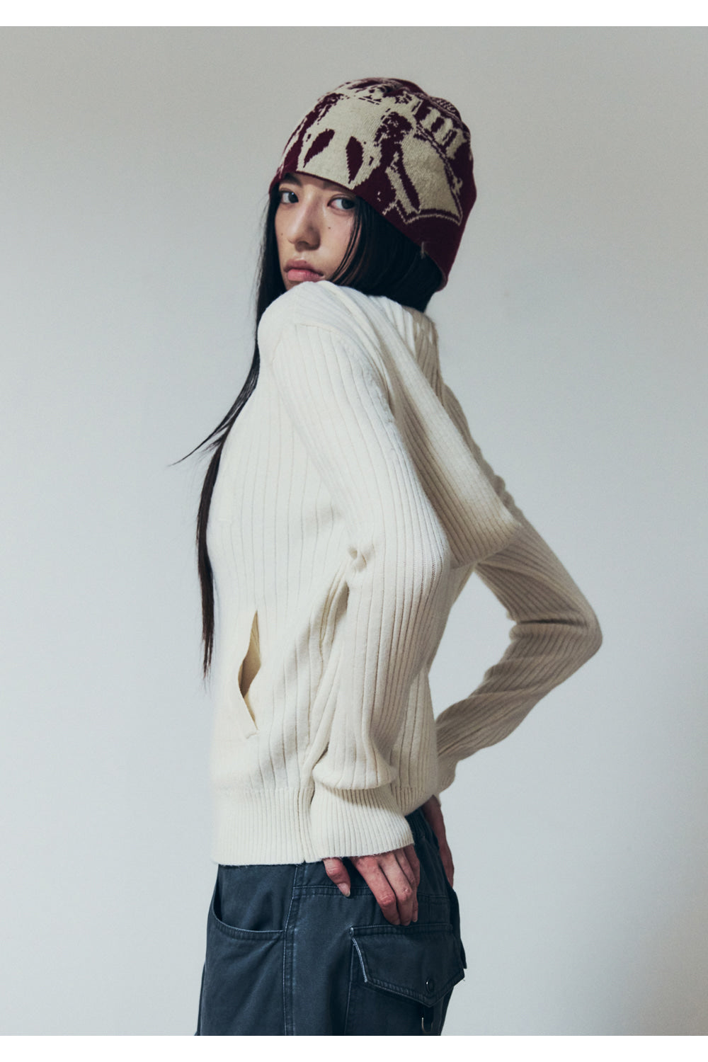 AAKAM Vintage Graphic Jacquard Beanie (Red)