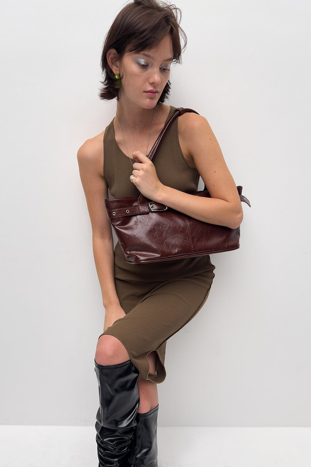 YEOMIM belted boat bag (crack burgundy)