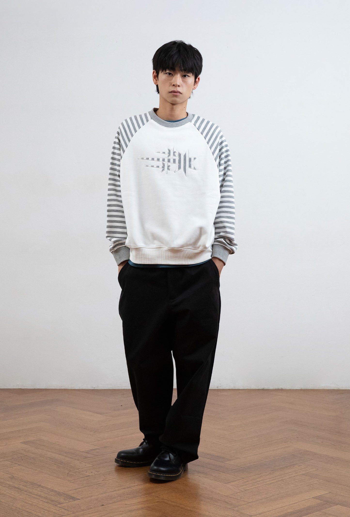 STRIPE 3STAR RAGLAN SWEATSHIRTS [WHITE]