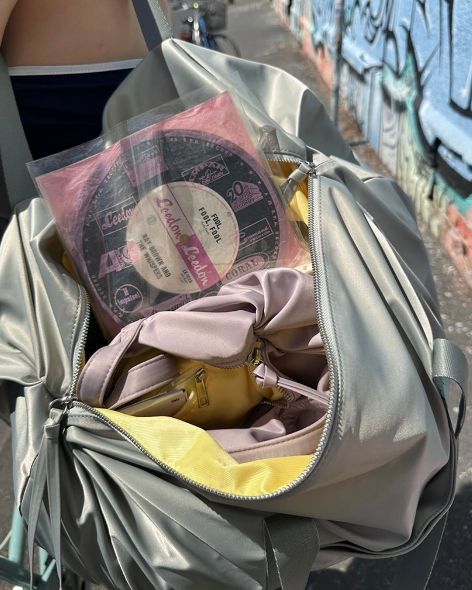 Heeari Aurora Shirring Duffel Big Bag / silver