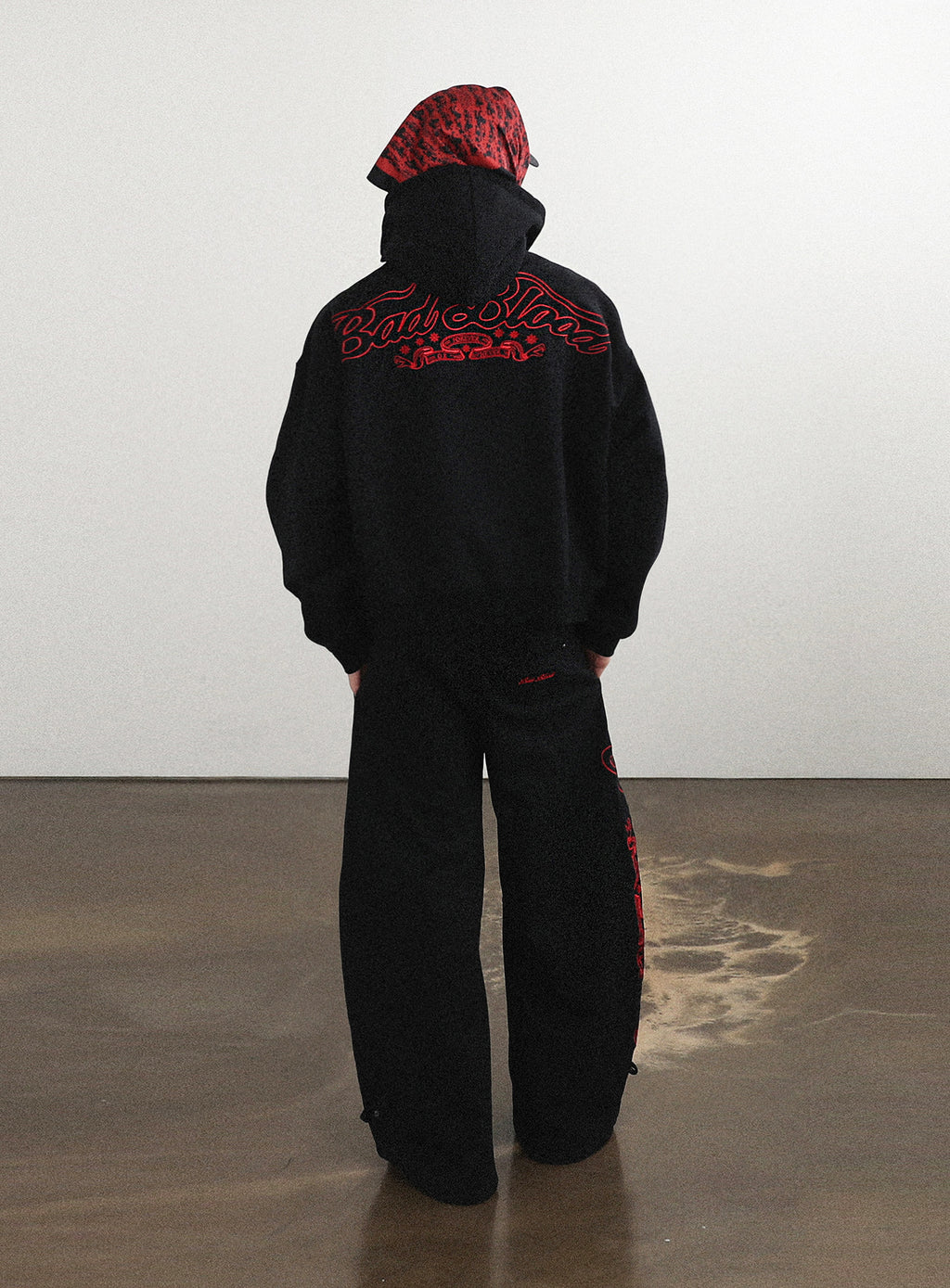 Mystic Capsule Hood Zip Up / Black