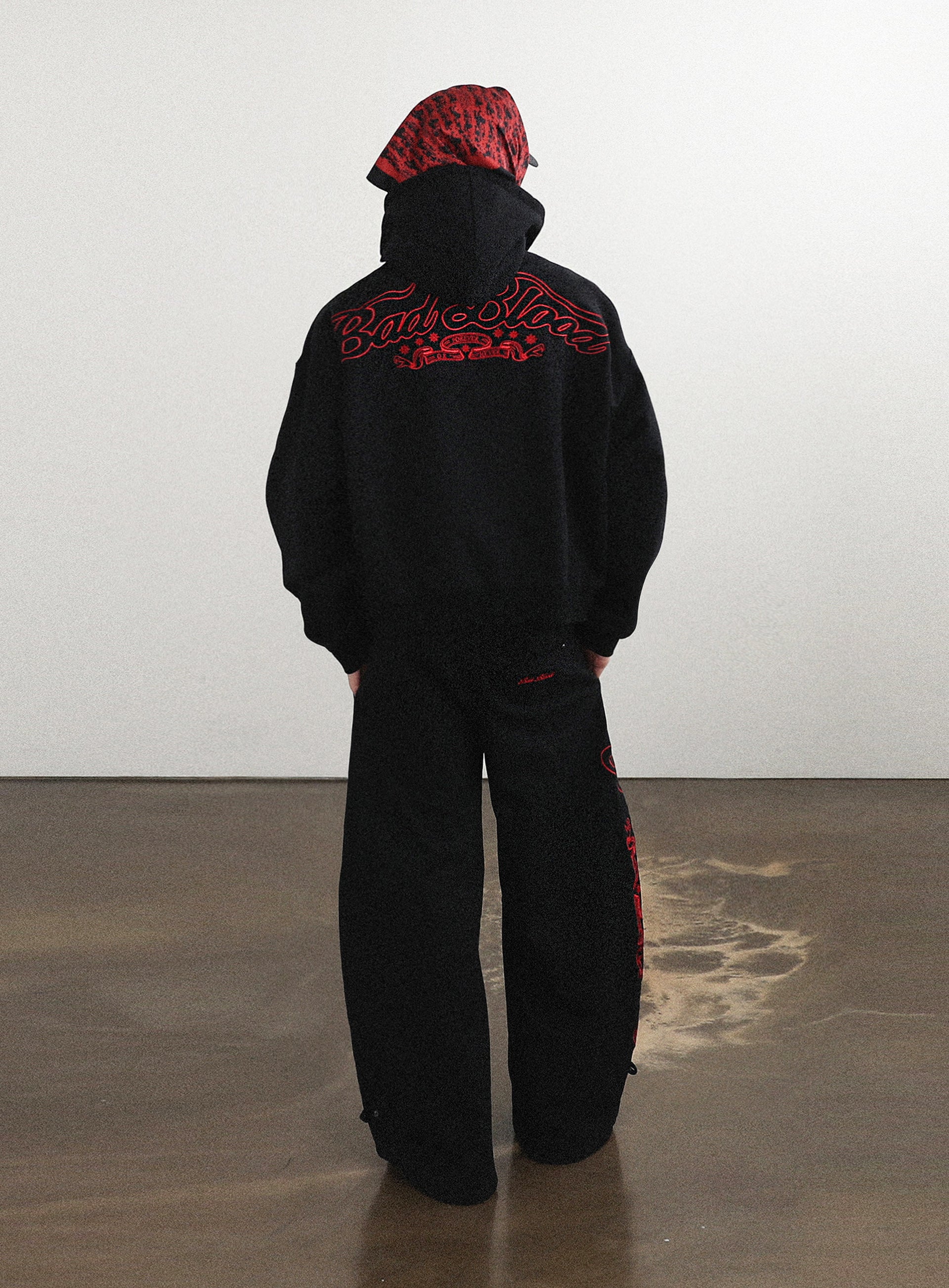 Mystic Capsule Hood Zip Up / Black