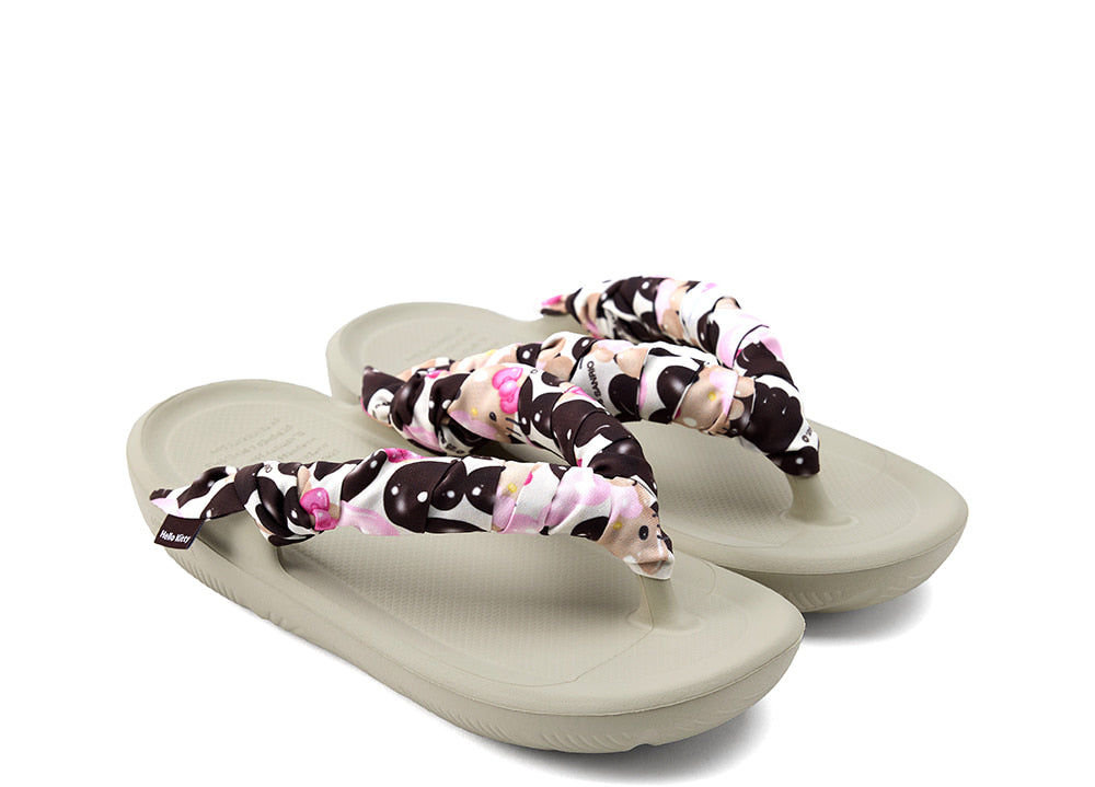 TAW&TOE Zerovity™ OG Tan Hello Kitty Scarf Set