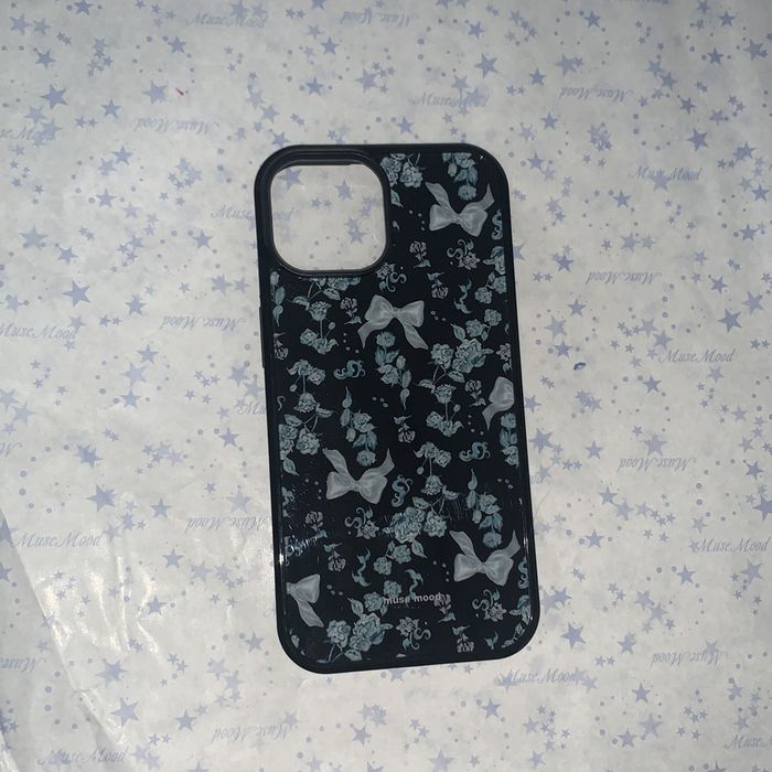 Vintage Closet Bumper Phone Case - epoxy/glossy