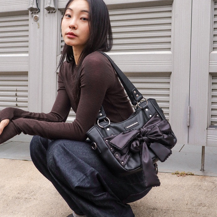 IUGA LACED RIBBON LEATHER SHOULDER BAG / BLACK