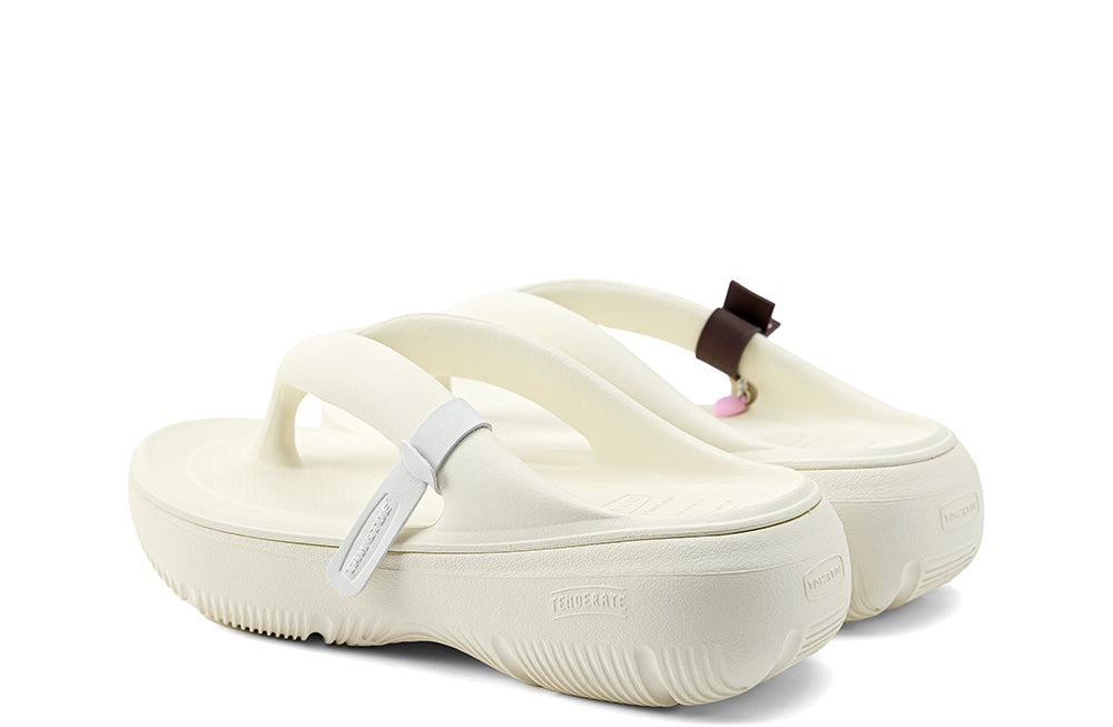 TAW&TOE Zerovity™ Plumpy Tan Hello Kitty Charm Deco Set