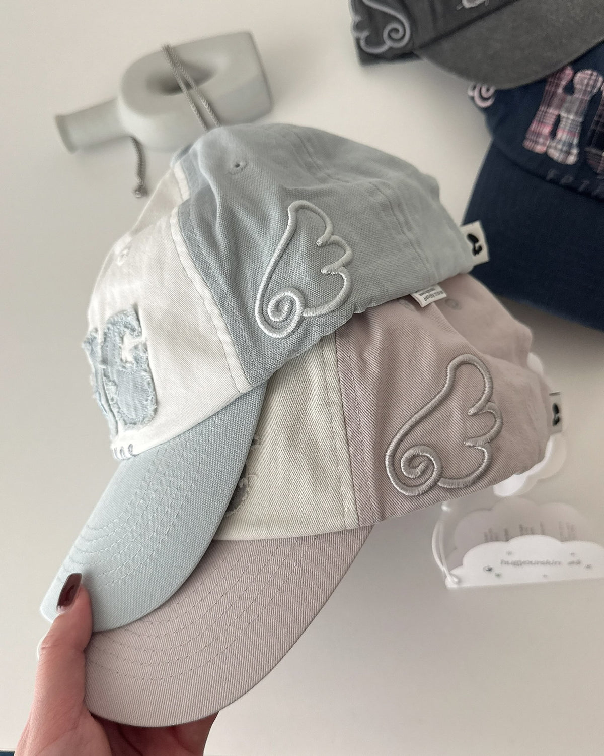 [hugyourskin] HUG FRIENDS CAP
