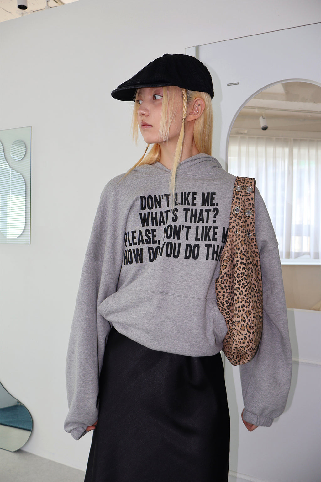 DEPC EYELET LEATHER BAG (BROWN)