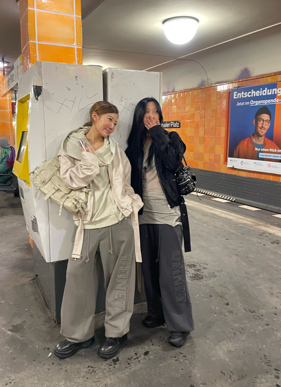 [DEINET] BELTED POCKET SHOULDER BAG IN BEIGE