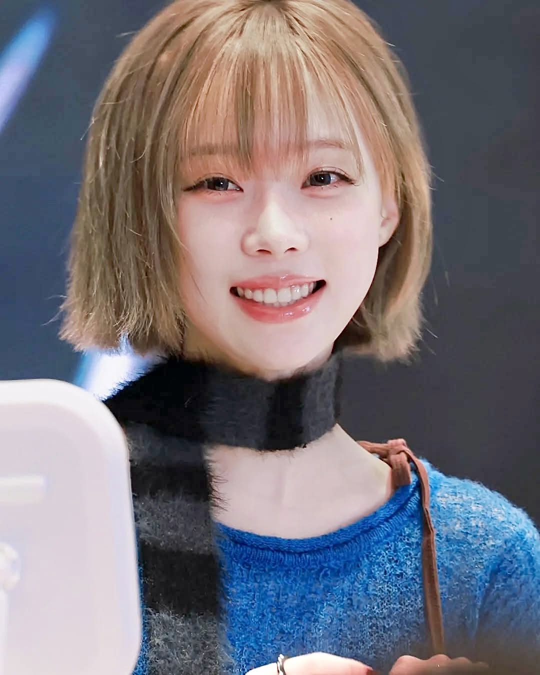 [winter同款🎀] IUGA STRIPED HAIRY SKINNY MUFFLER / BLACK