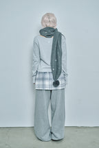 hugyourskin Embo pom-pom fleece muffler (Charcoal)