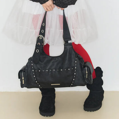 LOOP DOUBLE POCKET SHOULDER BAG - BLACK