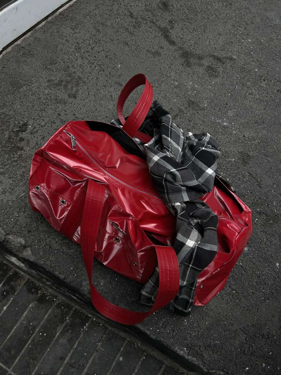 BLACKPURPLE NIKI Glossy Duffel Bag / Red