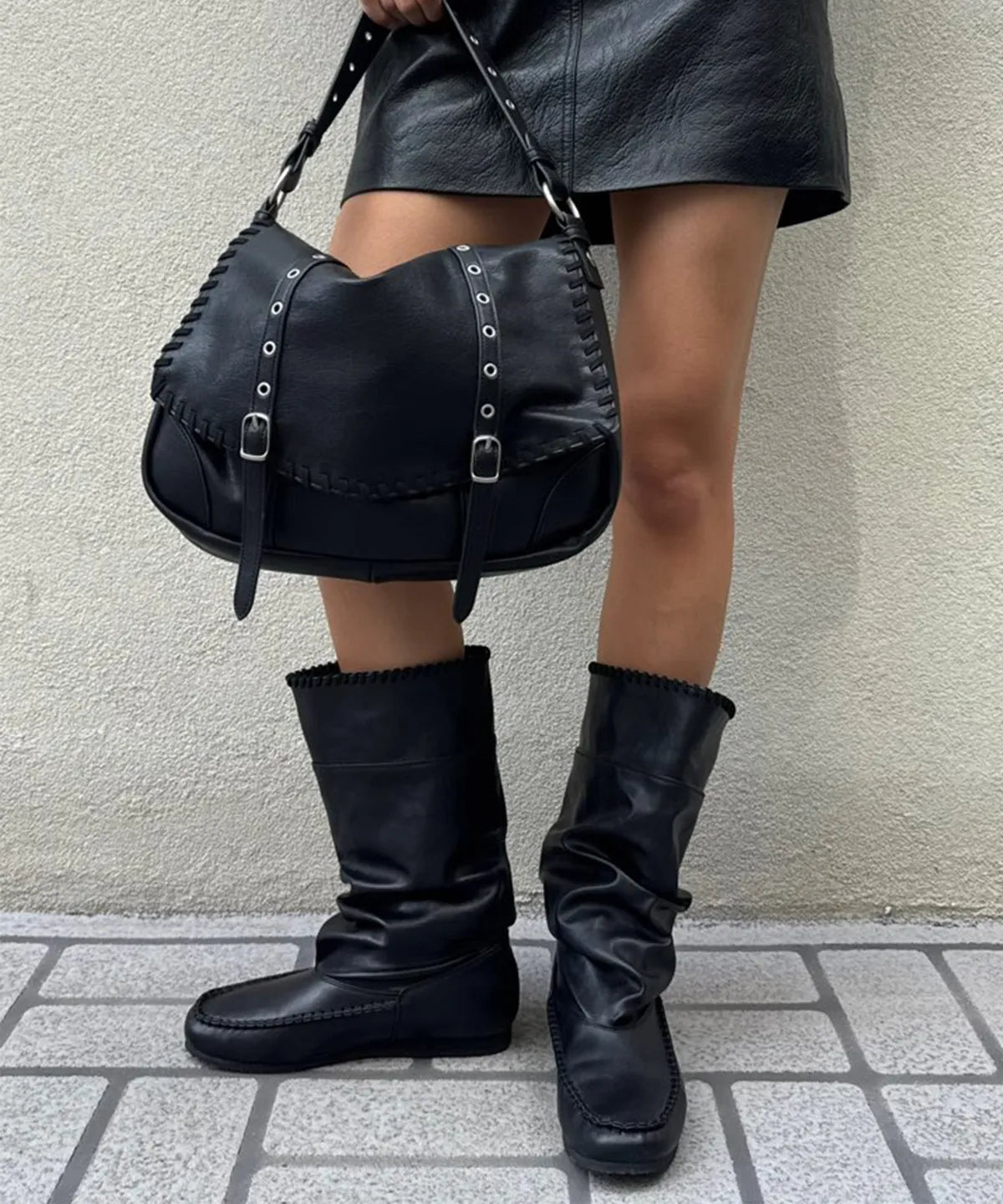 [yeomim] braided flap bag (black/grunge taupe)