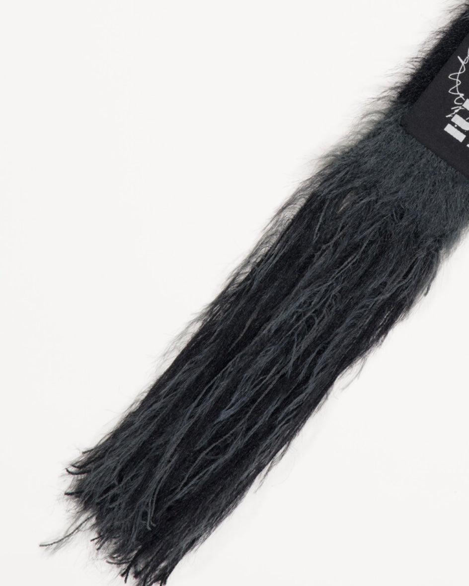 [winter同款🎀] IUGA STRIPED HAIRY SKINNY MUFFLER / BLACK