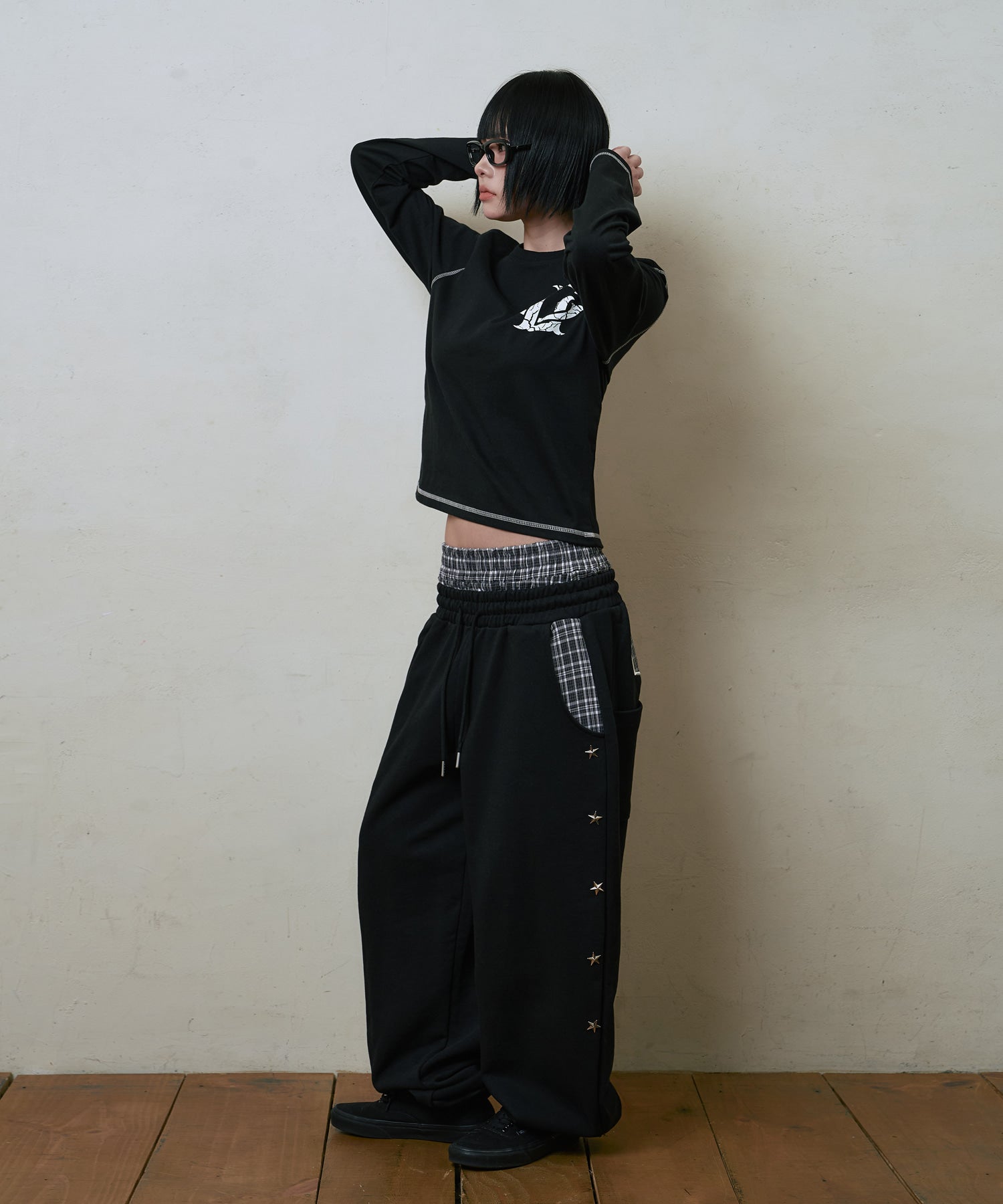 LSC LAYERED STAR STUD WIDE SWEAT PANT (BLACK)