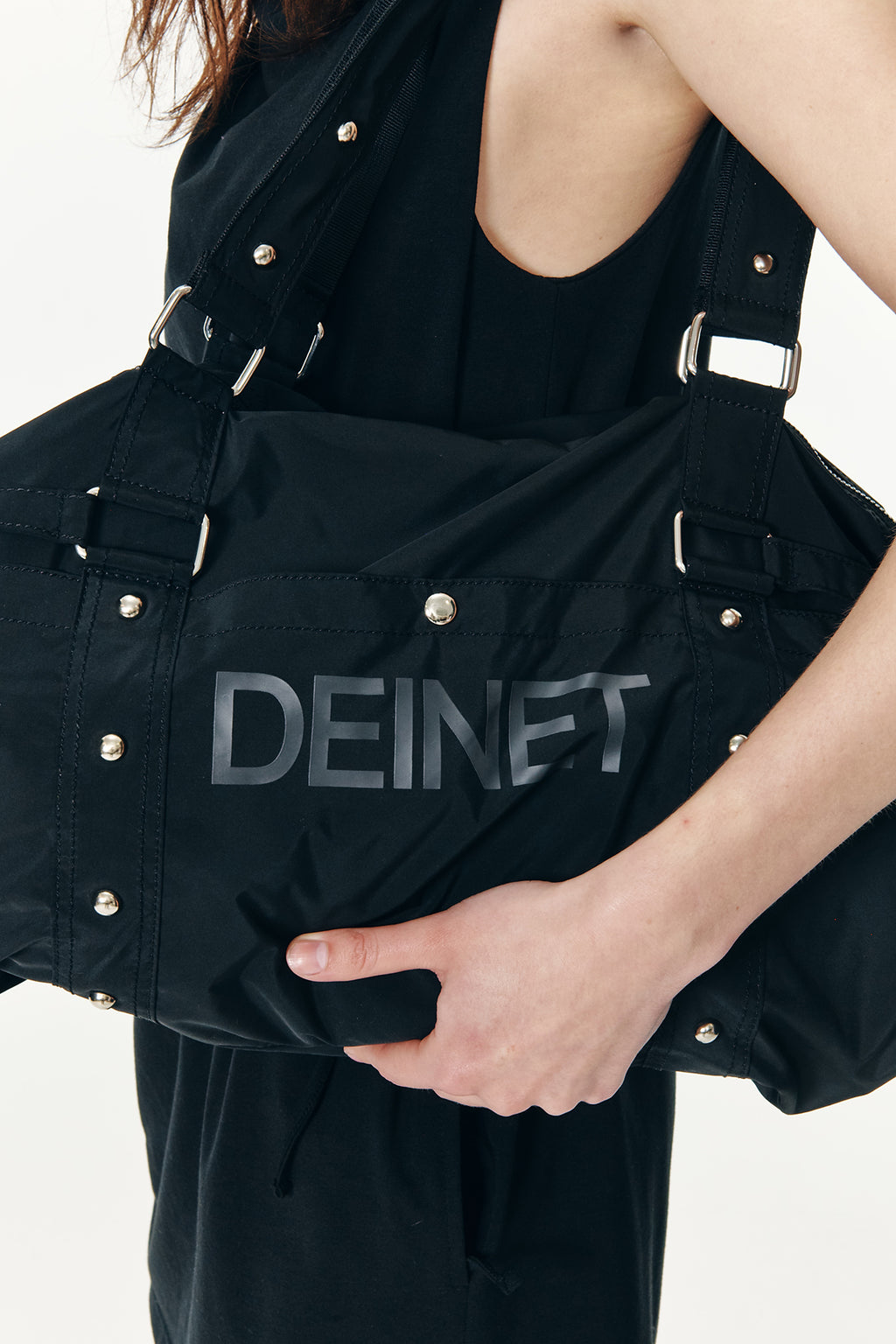 DEINET LOGO DUFFLE BAG IN BLACK