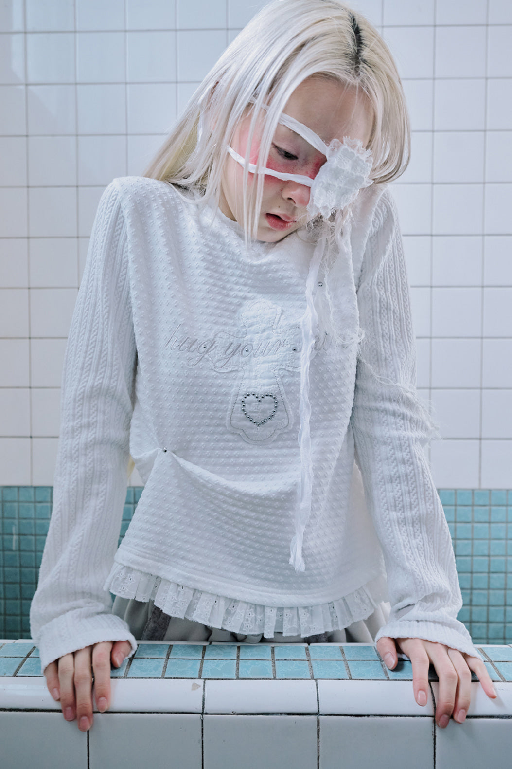 Lace cross patch hoodie (2colors)