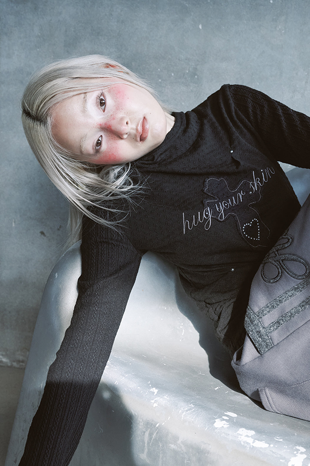 Lace cross patch hoodie (2colors)