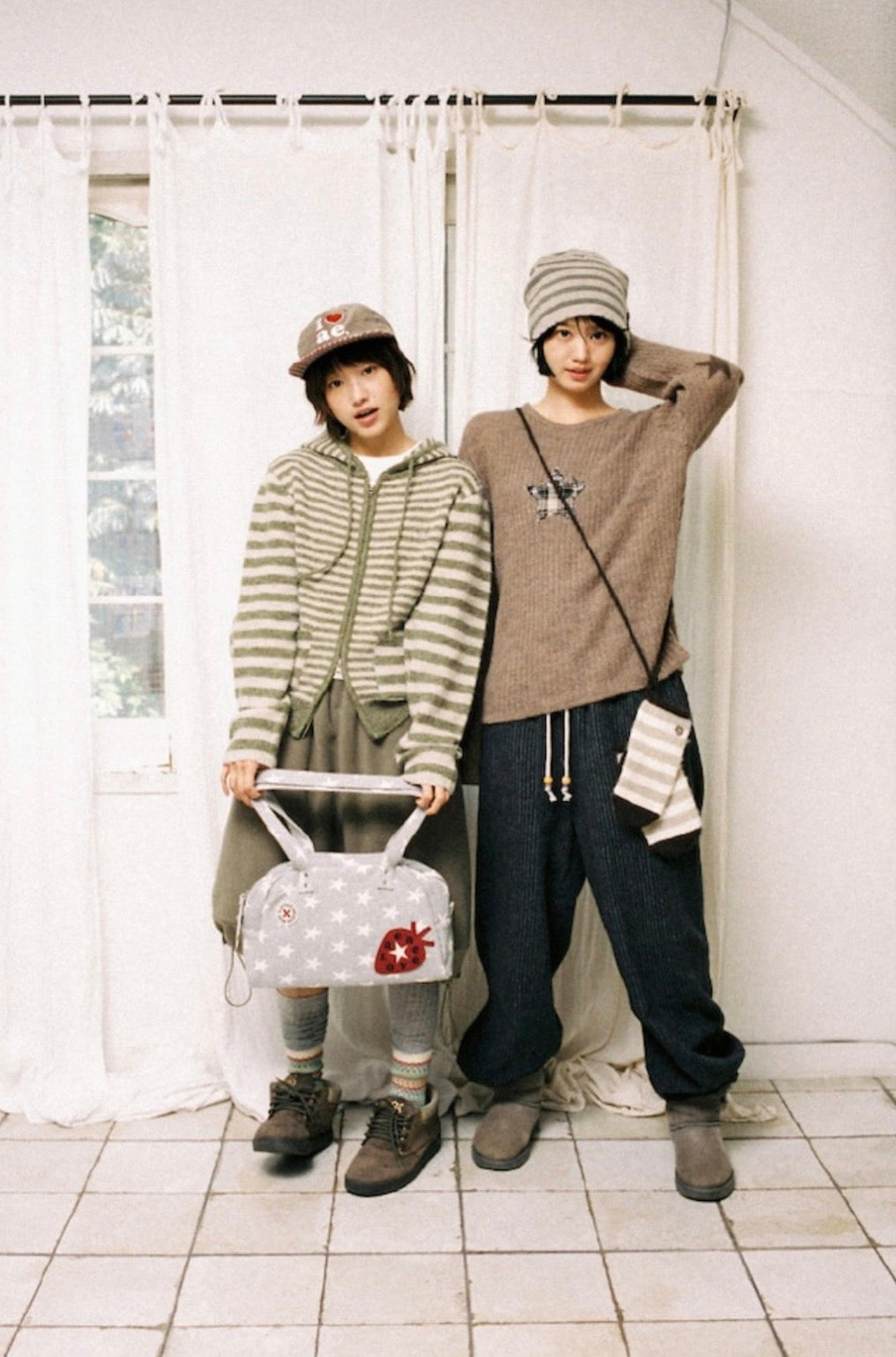 aeae EMBROIDERY TOTE BAG [STAR GREY]