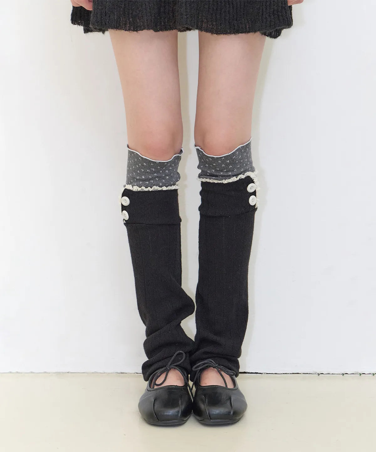 [illigo] LACE COLOR-BLOCK LEG WAEMER_BLACK