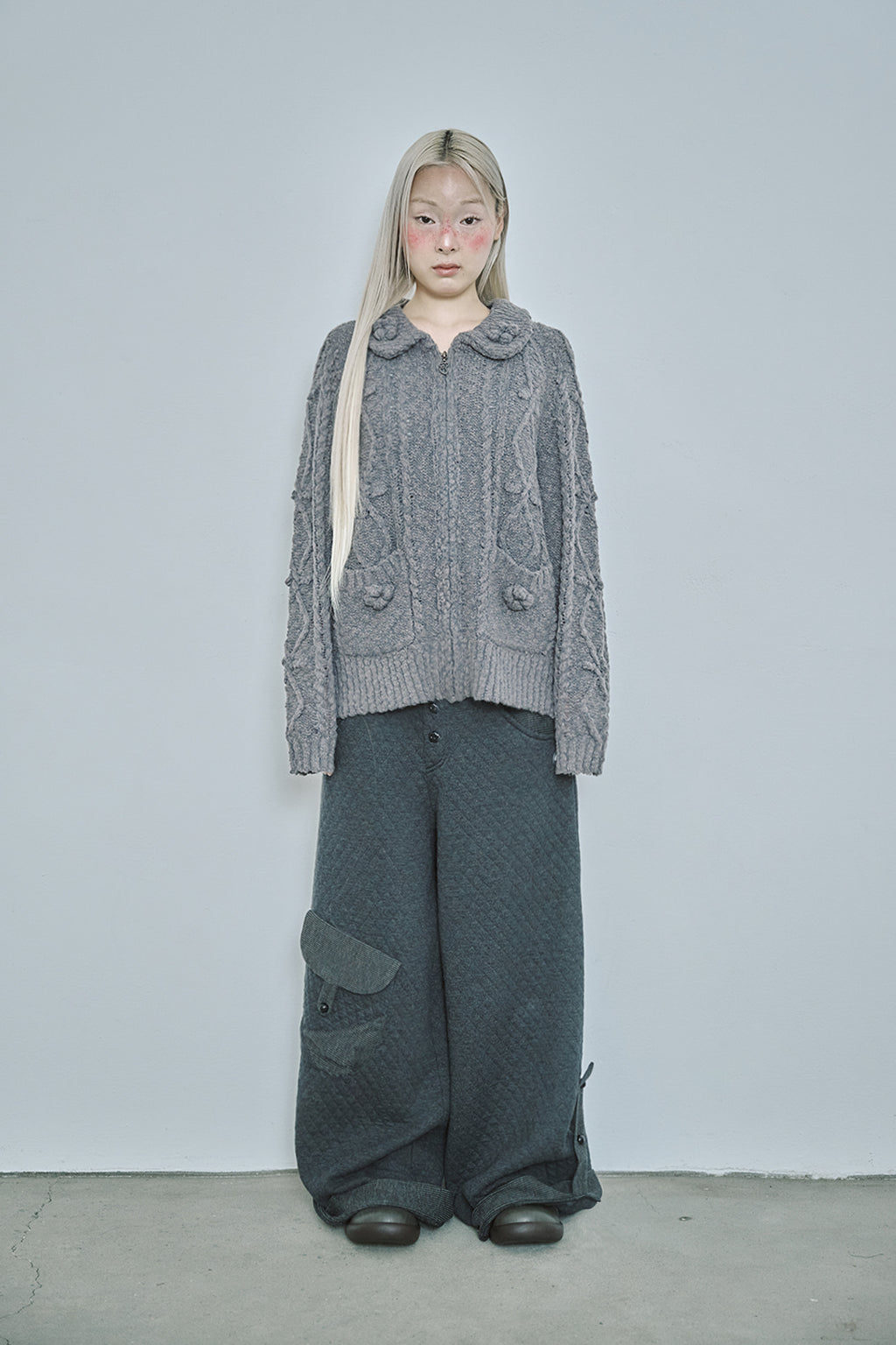 hugyourskin Popcorn knit zip-up (Charcoal)