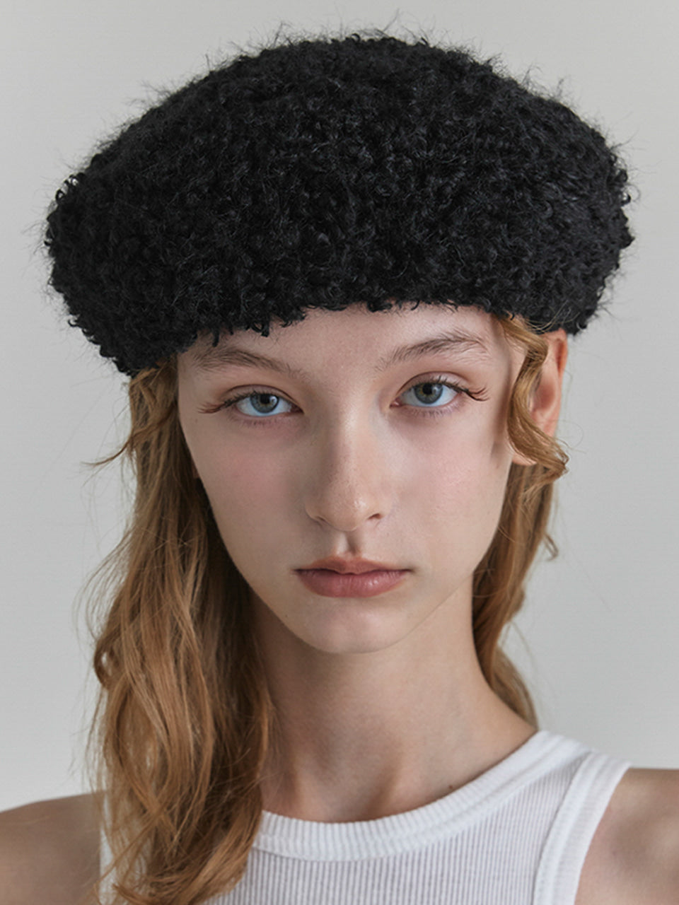 POESIEDAME INES BERET IN BLACK TERRY