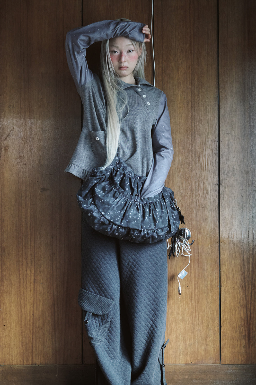 hugyourskin Stardust printed cross bag (Black)