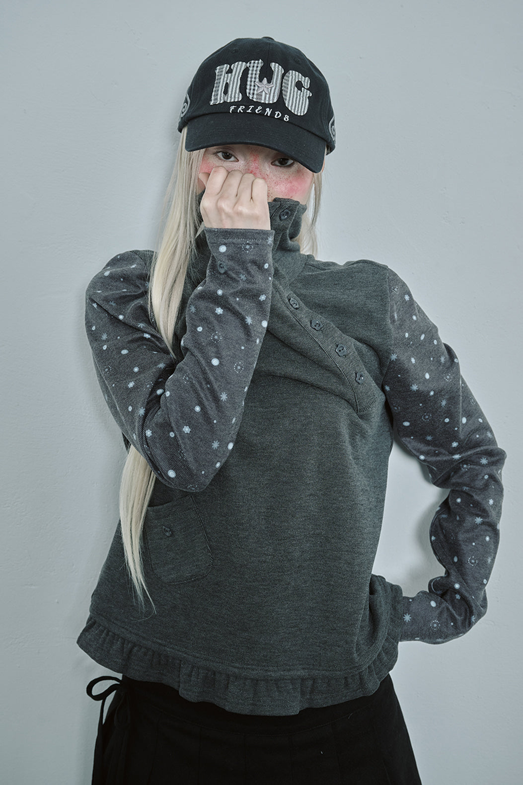 hugyourskin Flower button pola top (Charcoal)