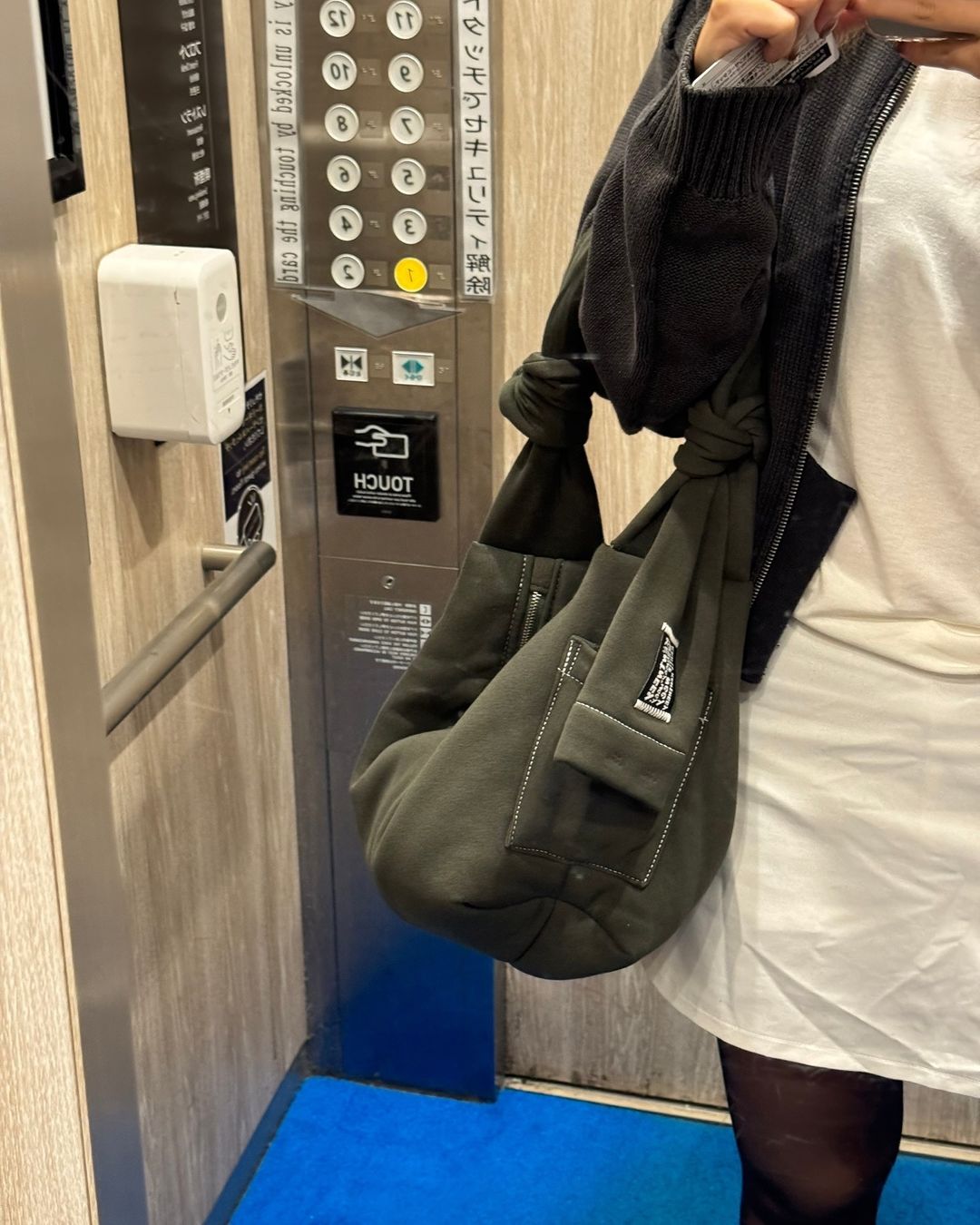 [香港現貨✨] [官方代理💣] KENTNEEY 3-WAY SWEATER DAILY WINDY BAG - Olivia