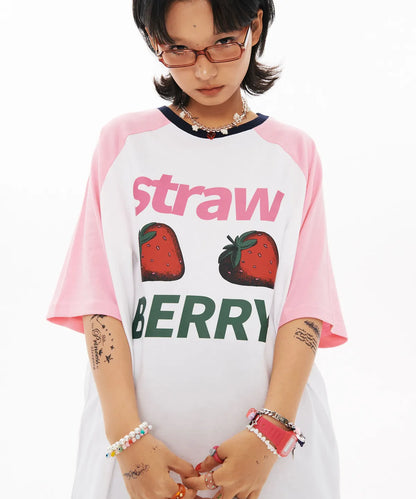 [hyein同款🎀] WONDERVISITOR STRAWBERRY OVERFIT RAGLAN T-SHIRT / WHITE