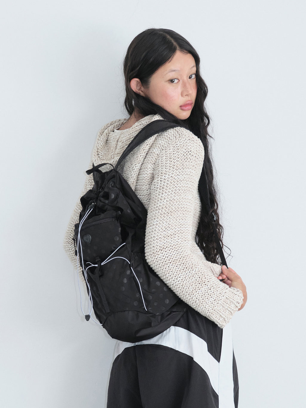 AIRY POCKET BACKPACK - DOT BLACK