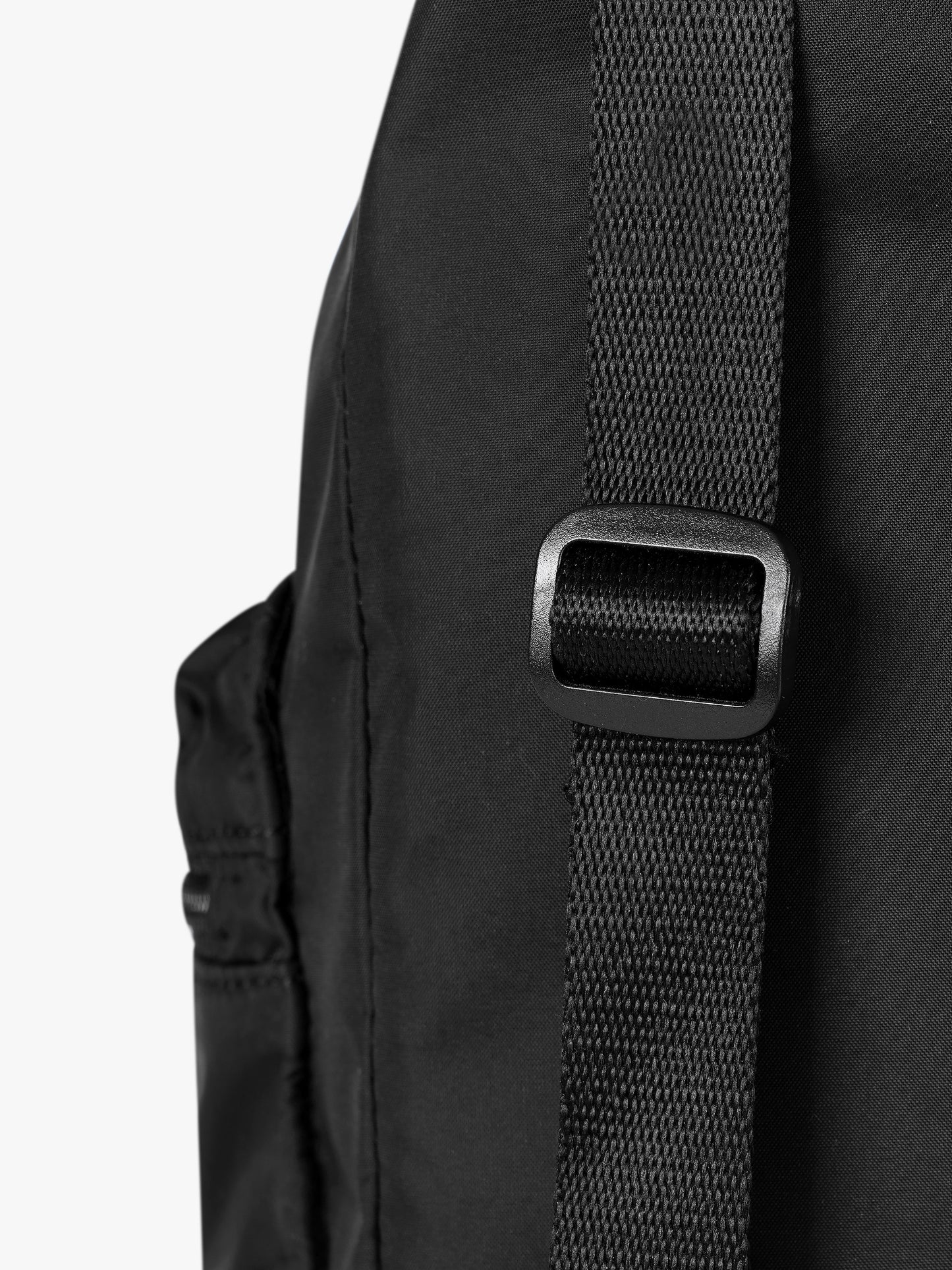 fennec Berry Pocket Backpack / black