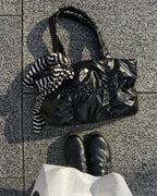 Heeari Rosy Shirring Padding Shoulder Bag / Black