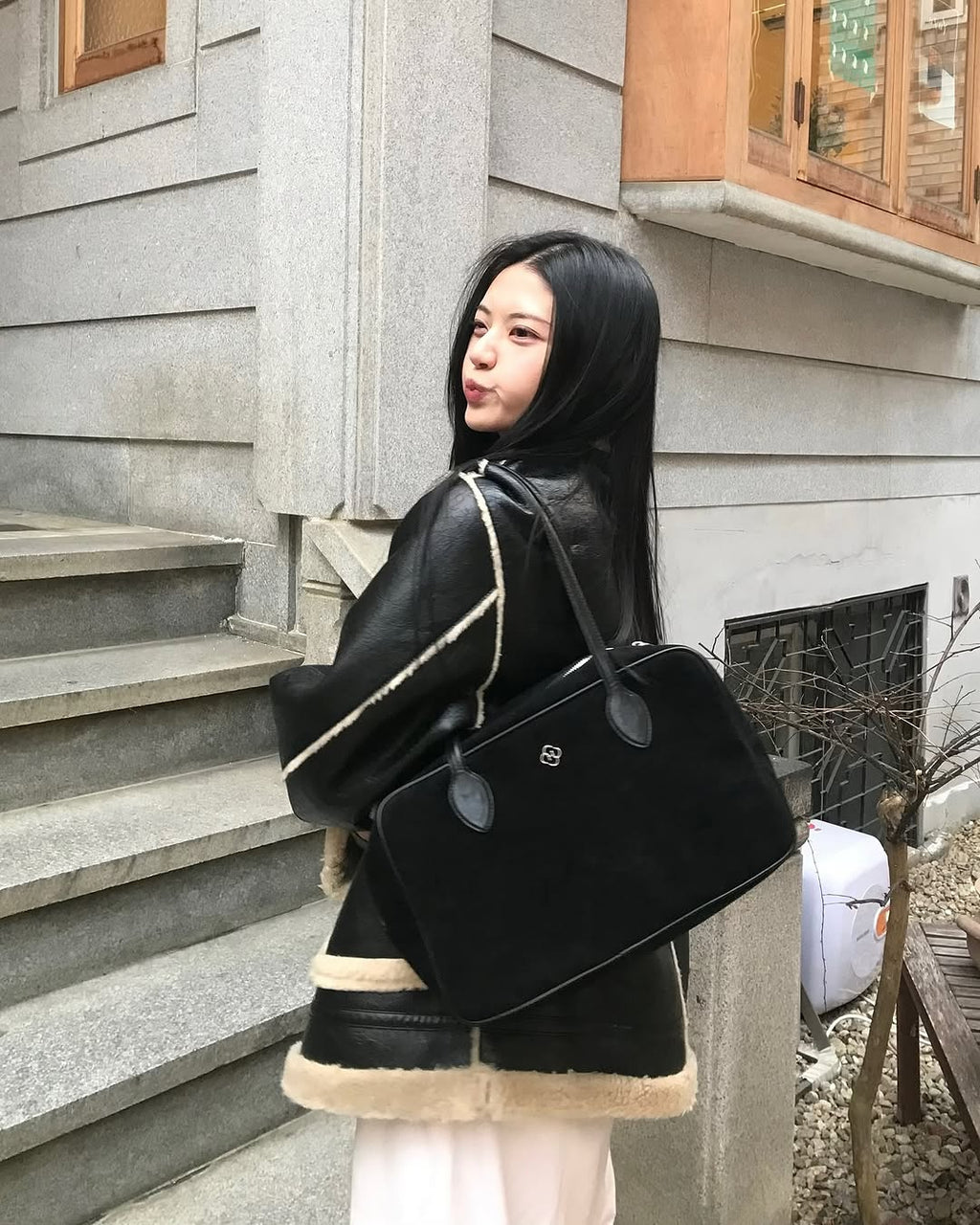 Heeari Sage Suede Square Bag / Black