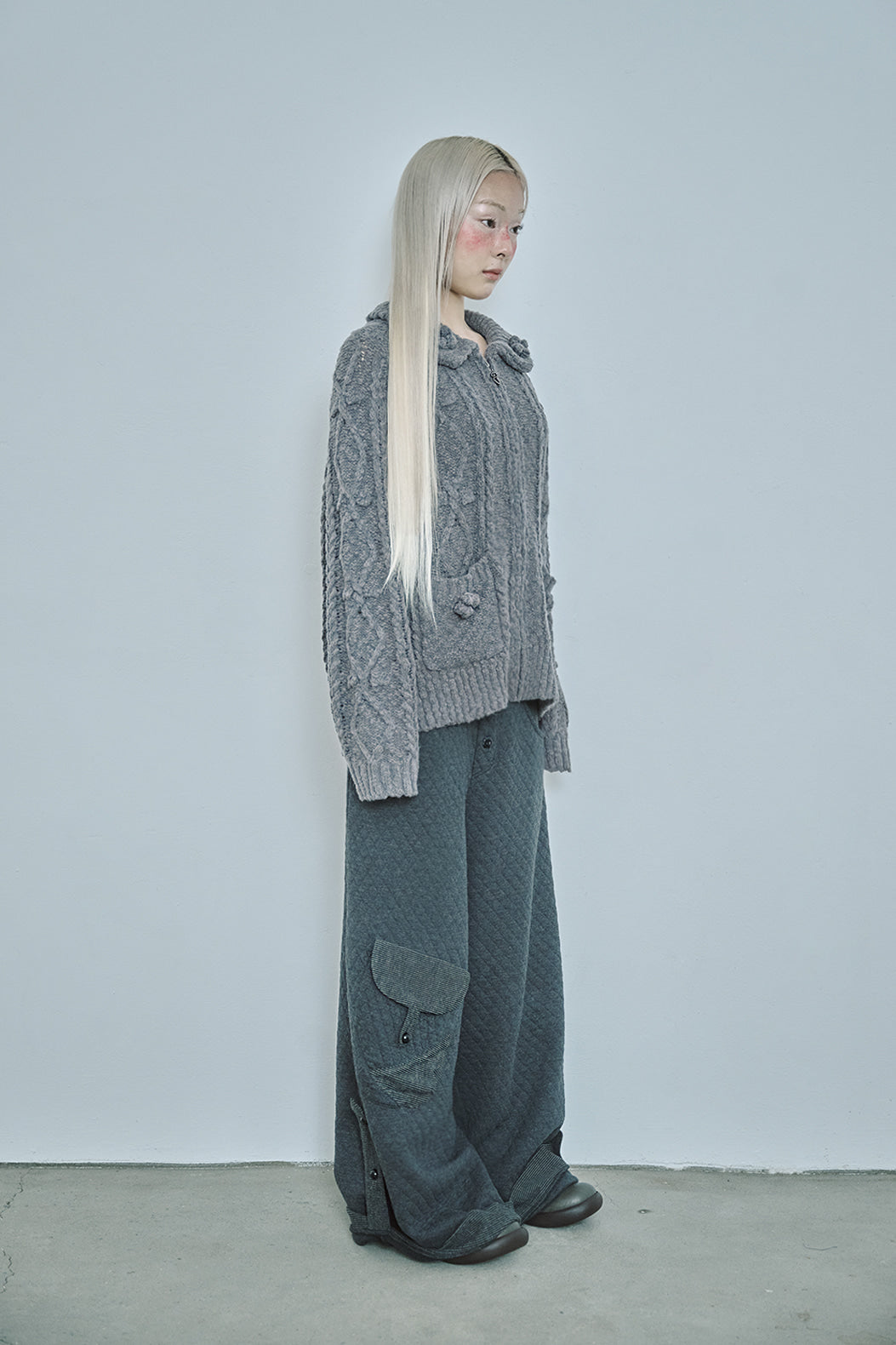 hugyourskin Popcorn knit zip-up (Charcoal)