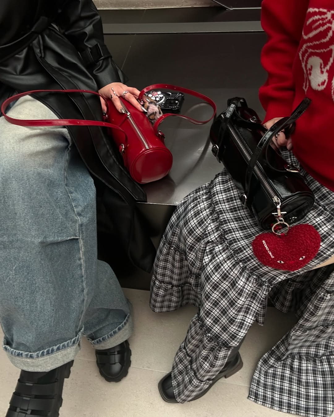 FINDKAPOOR Pillow Shoulder Bag / Burgundy