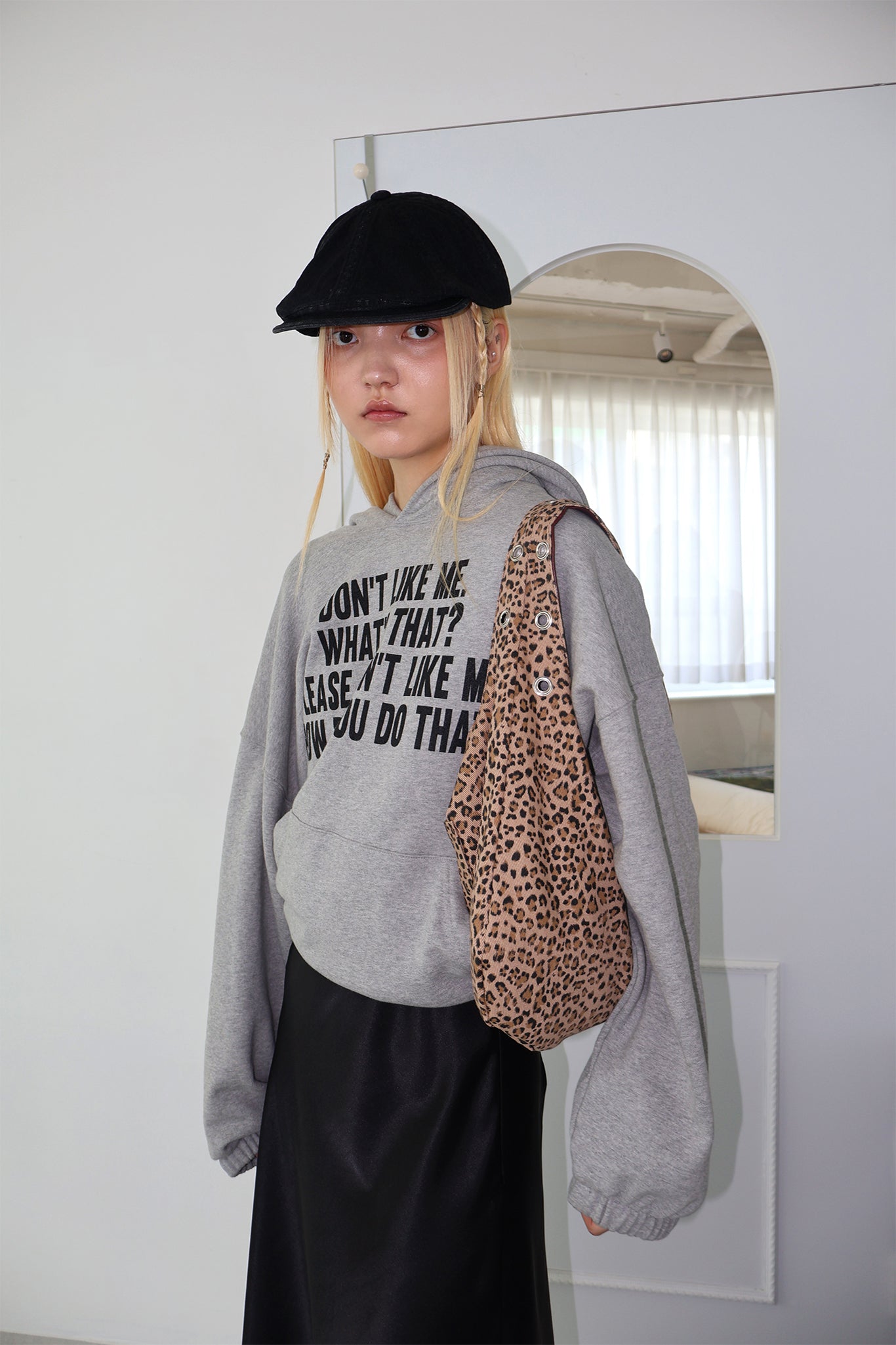 DEPC EYELET LEATHER BAG (BROWN)