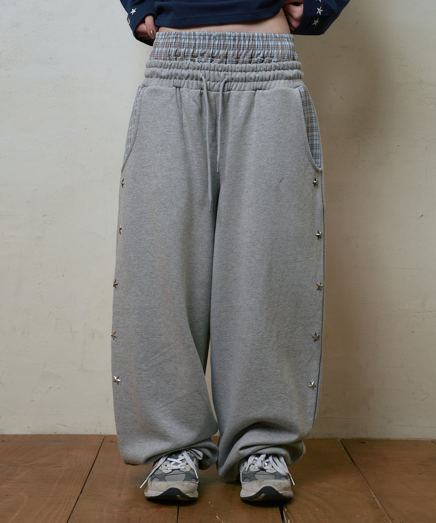 LSC LAYERED STAR STUD WIDE SWEAT PANT (GRAY)