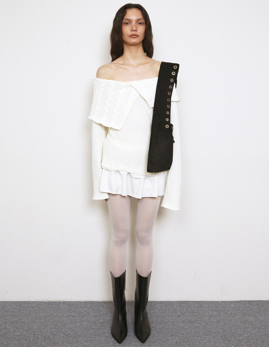 Polysooem EYELET SUEDE SHOULDER BAG / BLACK