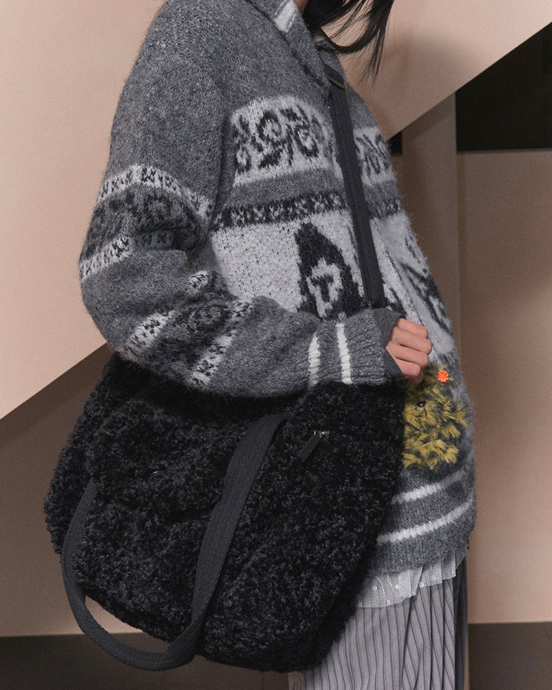 NASTY FANCY CLUB FLUFFY SNAP BOSTON BAG / BLACK