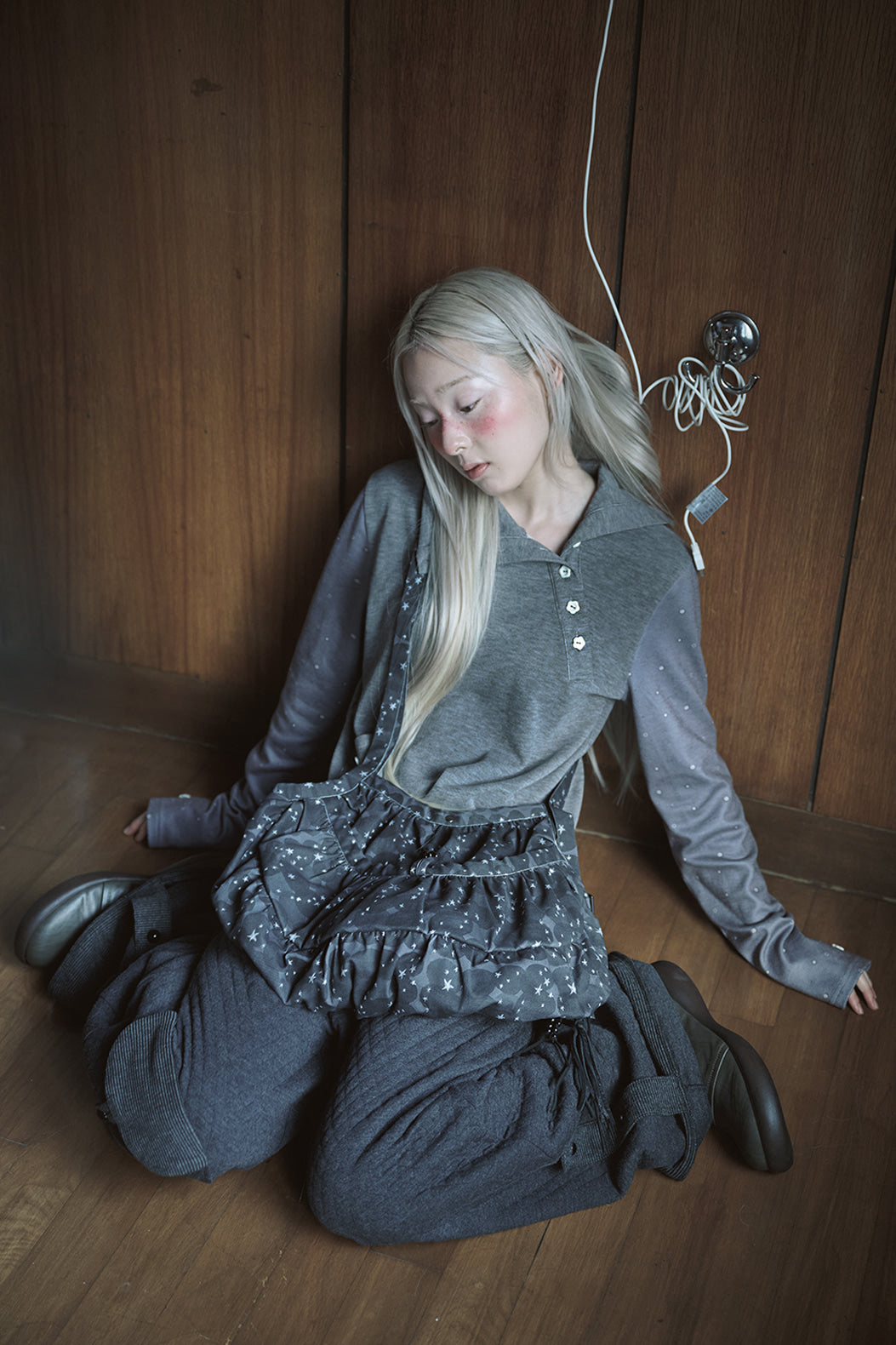 hugyourskin Stardust printed cross bag (Black)