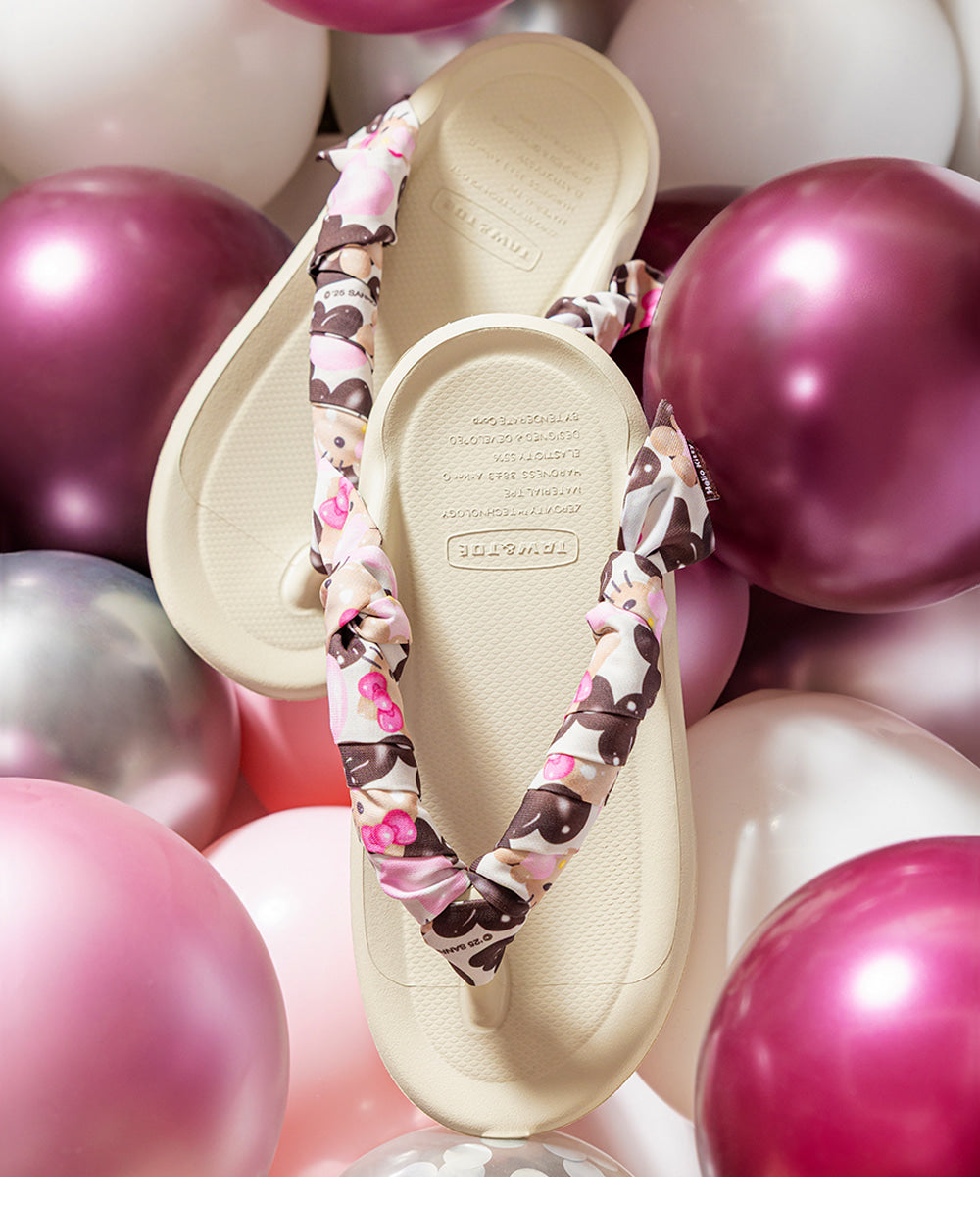 TAW&TOE Zerovity™ OG Tan Hello Kitty Scarf Set