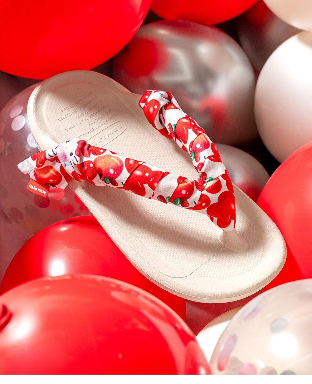 TAW&TOE Zerovity™ OG Hello Kitty Scarf Set