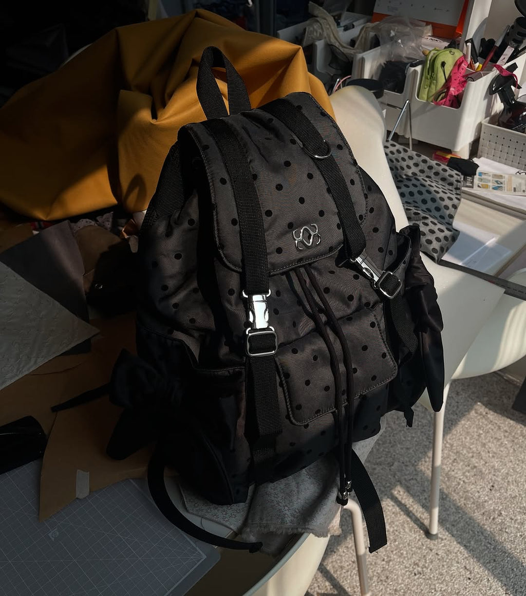 siweol Bow String Backpack / Dot Black
