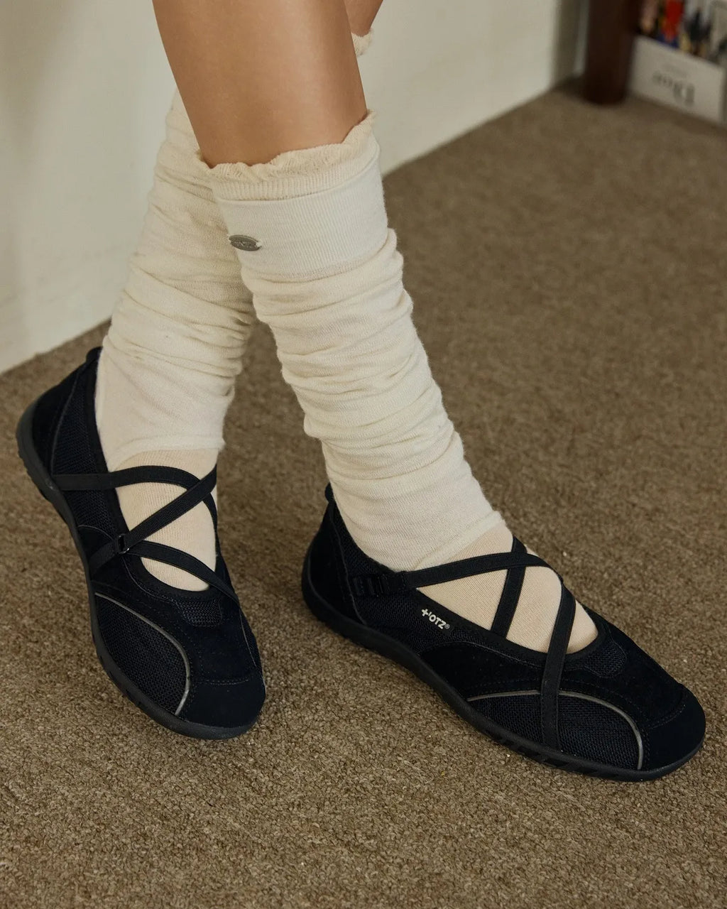 OTZ ROMARY BANDING FLAT SNEAKERS - SUEDE BLACK