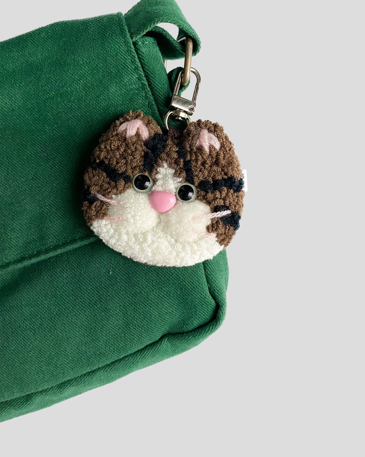 [handmade] "Ugly" Cat Keyring - stripe tabby